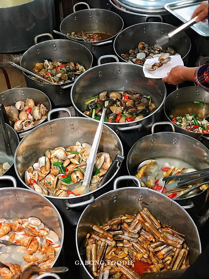 Quán tuy có hơi nhỏ nhưng lúc nào cũng đông khách và độ ưng ý thì khỏi phải bàn rồi. Ảnh: Gà Bông Foodie