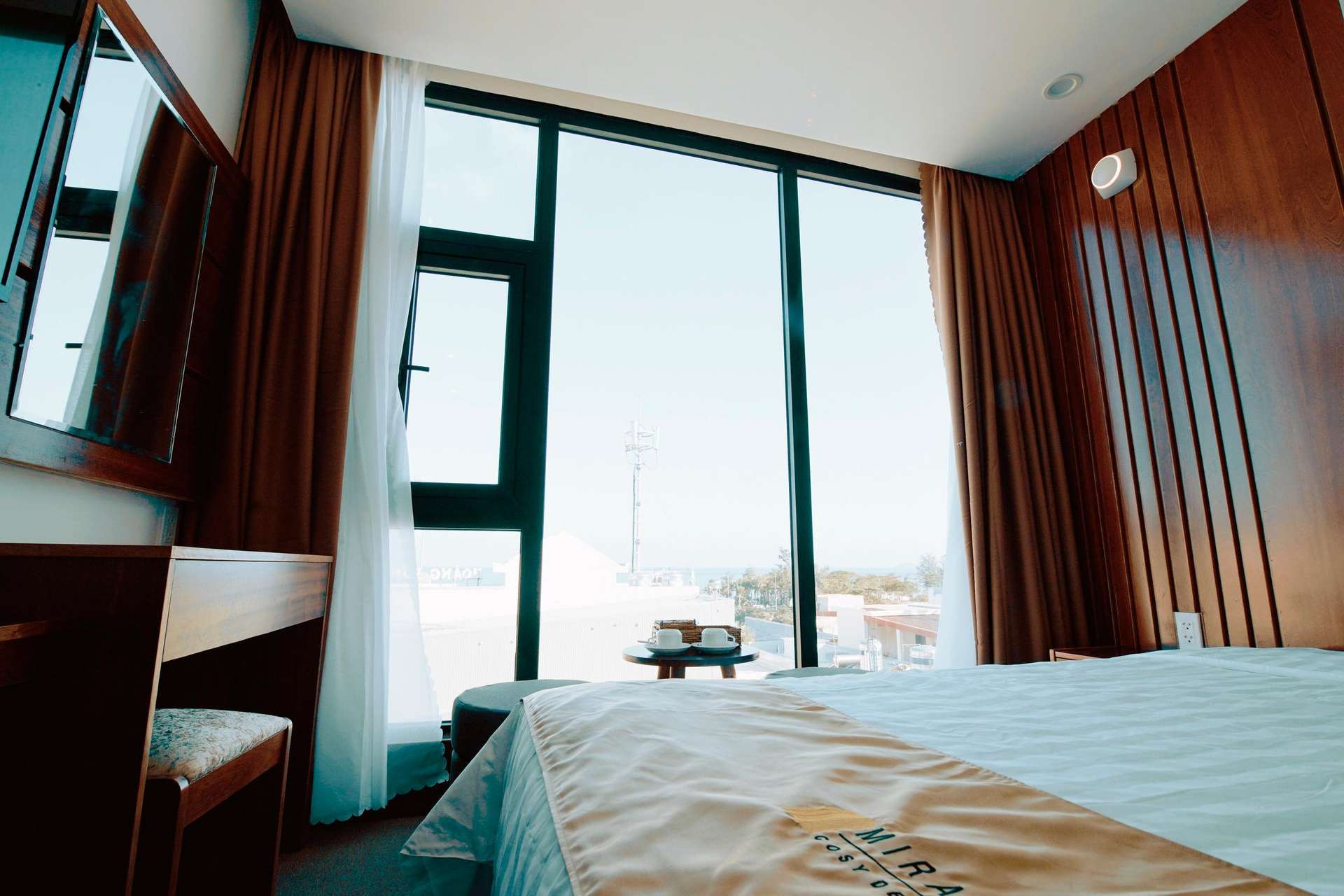 BEDROOM Mira Hotel